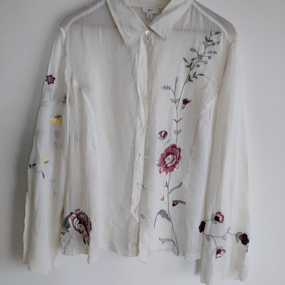 J Jill Floral Embroidered Button Up Cream Brunch Boho Peasant Beach Garden Top